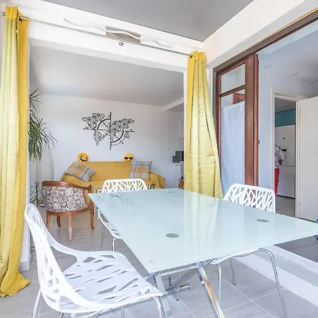 アパート 1 Bedroom In *